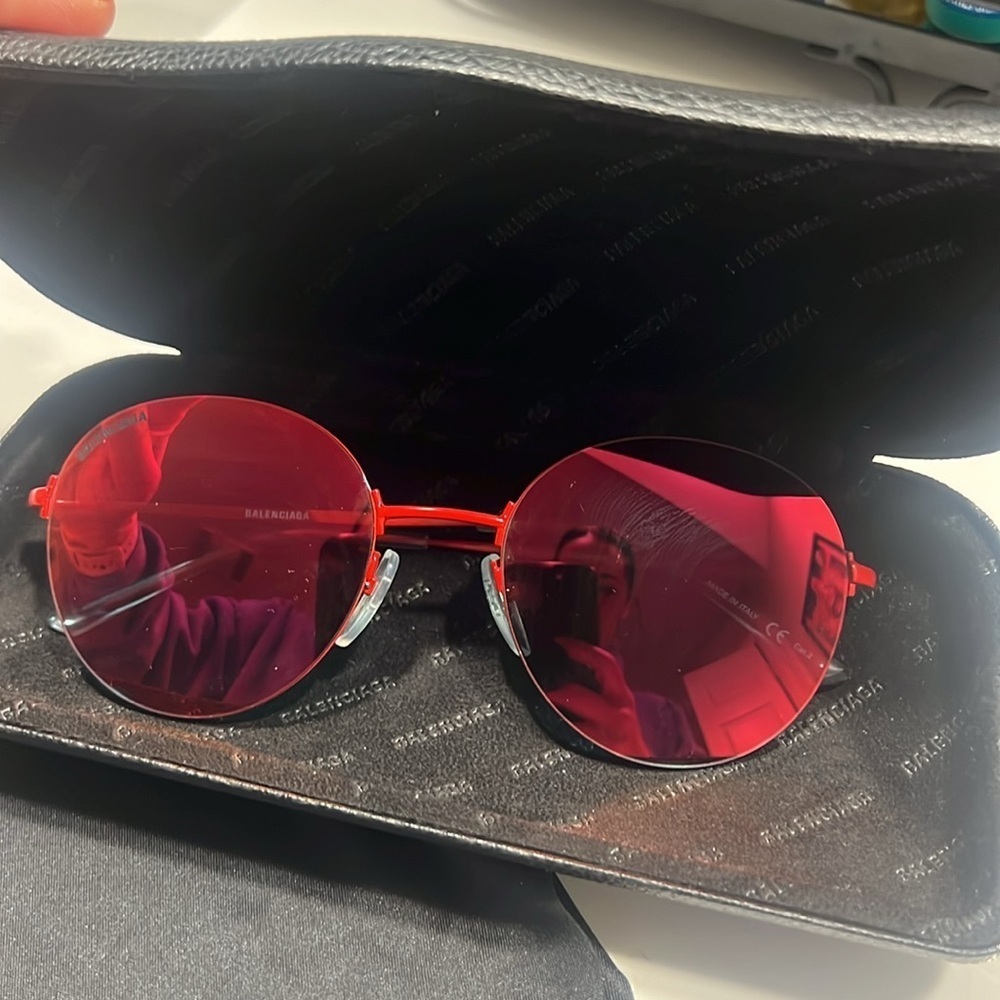 Balenciaga Red Mirrored Sunglasses - Picture 4 of 4